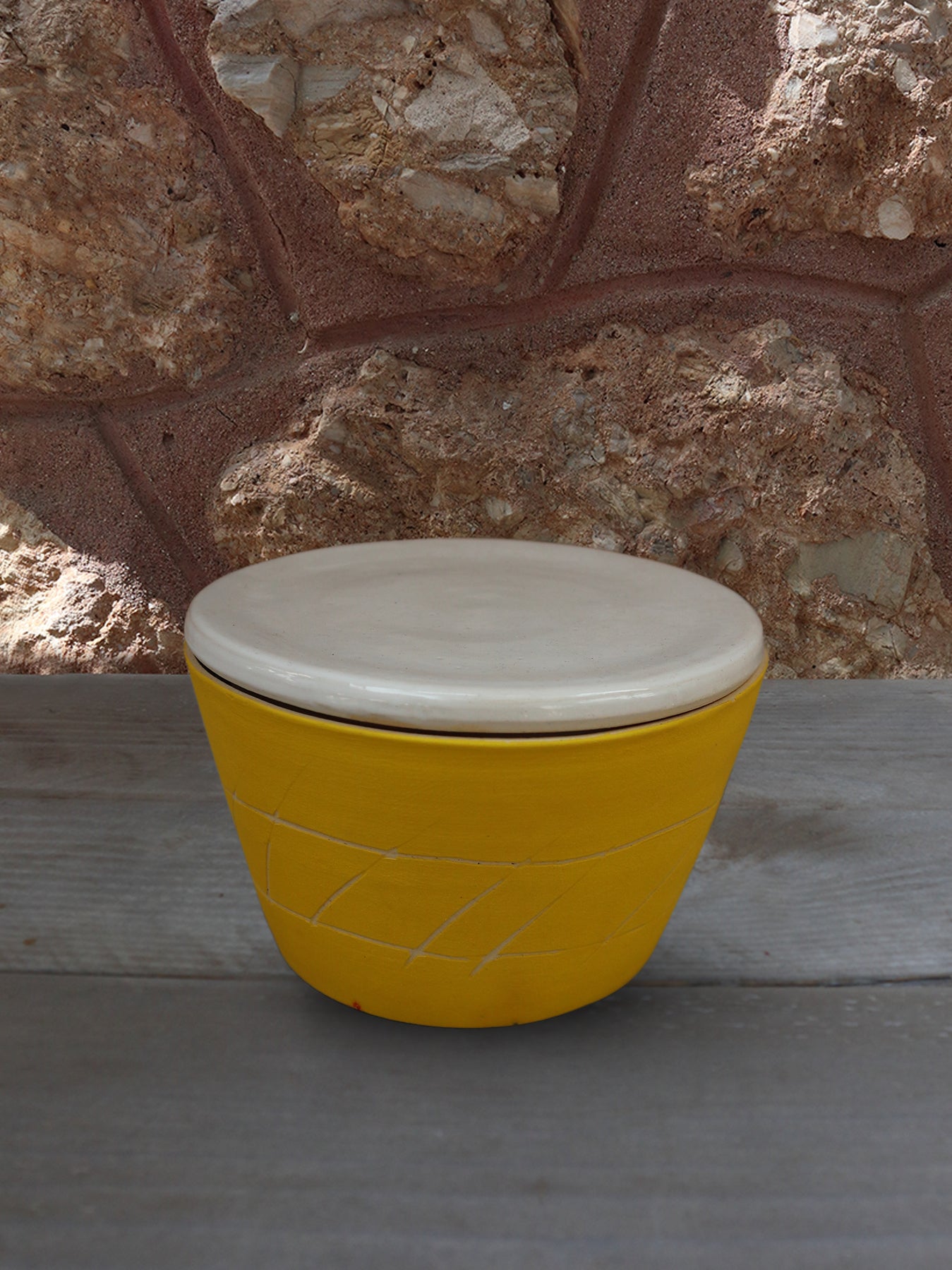 HAND MADE CERAMIC BOWL WITH LID